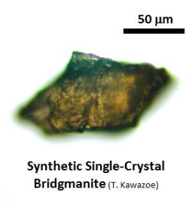 Single-crystal bridgmanite synthesized in a Kawai-type multianvil apparatus